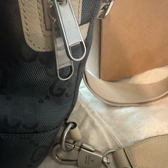 Authentic Gucci Off The Grid GG Nylon Backpack Bag in Grey and Cream - Picture 6 of 7